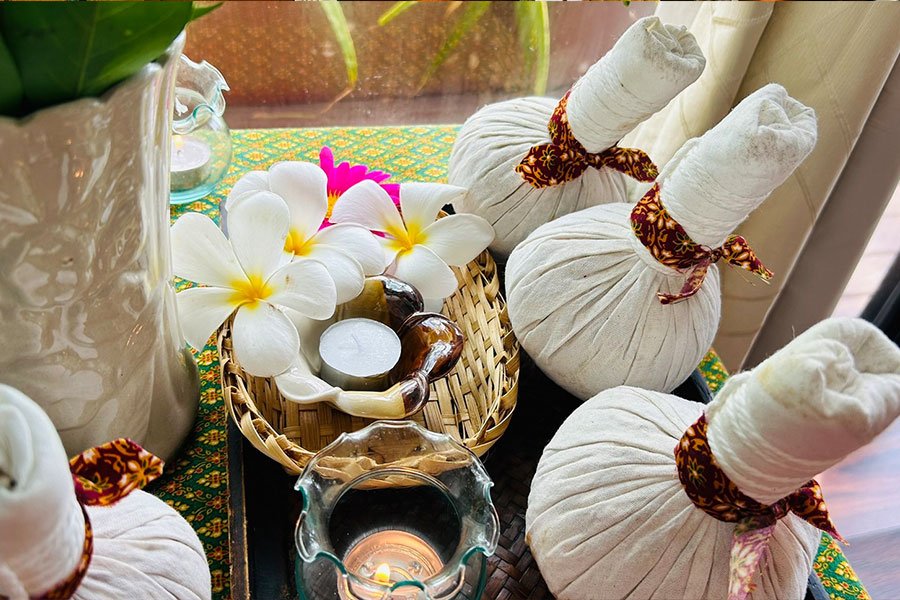 Anavana Massage & Welness Tradional Thai Herbal Compresses